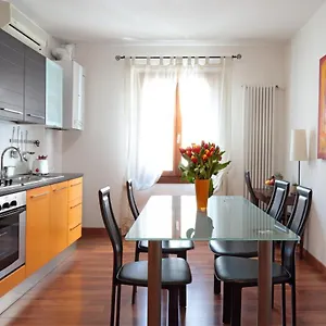  Apartment Padovaresidence - Tra Piazza Delle Erbe E Il Duomo Italien